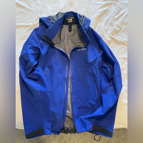 Arc’teryx women’s winter sports jacket size S - Picture 2 of 5